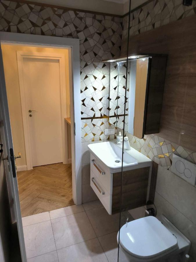 Appartement Luxury Airport Retreat à Cluj-Napoca Extérieur photo